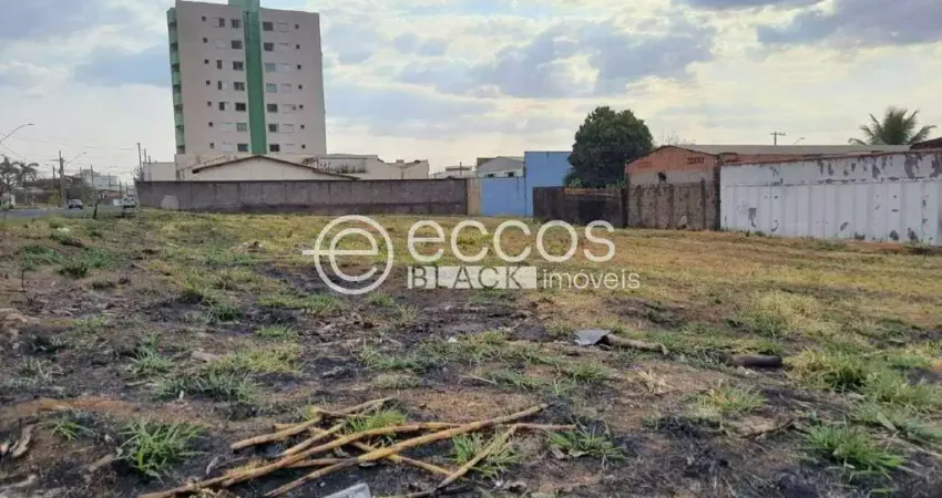 Terreno à venda na Rua Antônio Zeferino de Paula, 102, Santa Mônica, Uberlândia