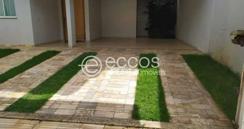 Casa à venda, 4 quartos, 4 suítes, 4 vagas, Santa Mônica - Uberlândia/MG