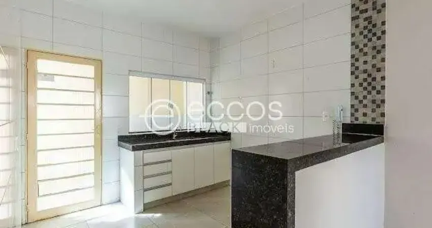 Casa à venda, 2 quartos, 2 vagas, luizote de freitas - uberlândia/mg