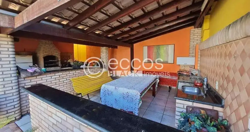 Casa à venda, 5 quartos, 2 suítes, 3 vagas, lídice - uberlândia/mg