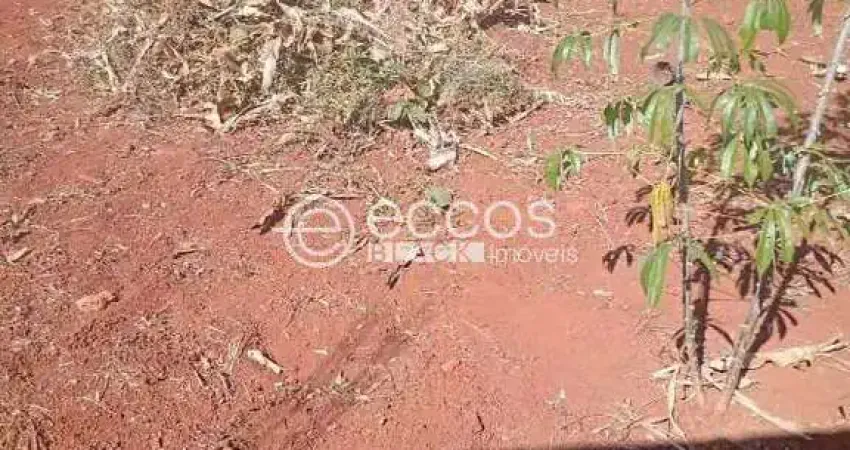 Terreno à venda na Rua Antônio Kavamoto, 60, Aclimação, Uberlândia