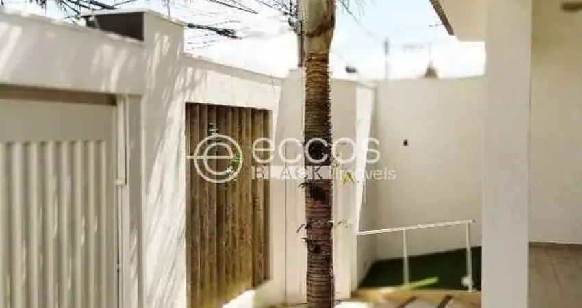 Casa à venda, 3 quartos, 1 suíte, 2 vagas, osvaldo rezende - uberlândia/mg