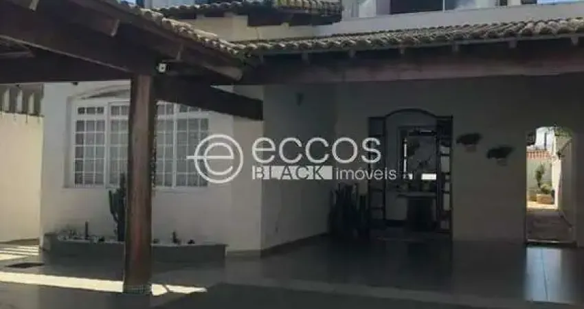 Casa à venda, 3 quartos, 3 suítes, 4 vagas, saraiva - uberlândia/mg