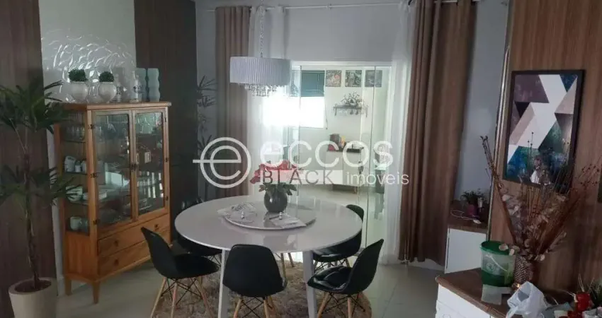 Casa à venda, 4 quartos, 3 suítes, 4 vagas, novo mundo - uberlândia/mg