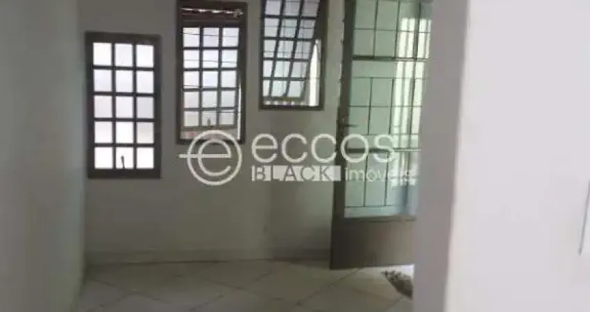 Casa à venda, 4 quartos, 1 suíte, 2 vagas, Jardim das Palmeiras - Uberlândia/MG