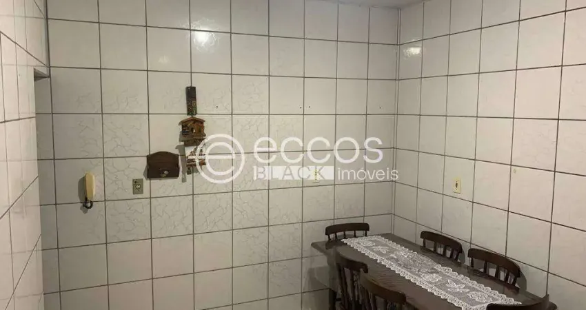 Casa à venda, 3 quartos, 1 suíte, 3 vagas, shopping park - uberlândia/mg