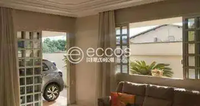 Casa à venda, 5 quartos, 1 suíte, 2 vagas, vigilato pereira - uberlândia/mg