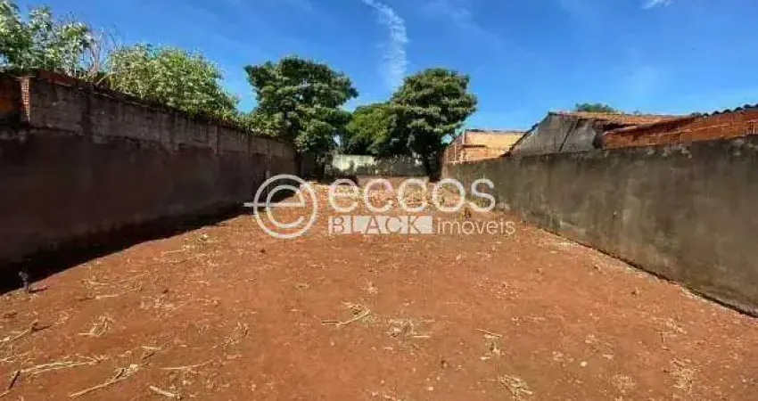 Terreno à venda na Rua Irene Rosa, 486, Osvaldo Rezende, Uberlândia