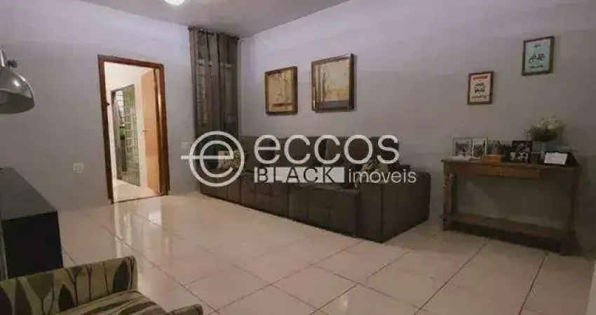 Casa à venda, 3 quartos, 1 suíte, 2 vagas, Santa Rosa - Uberlândia/MG