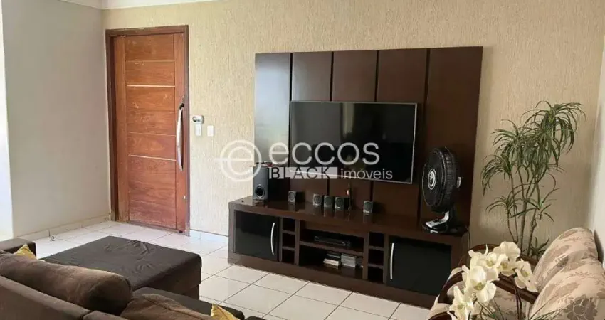 Casa à venda, 3 quartos, 1 suíte, 4 vagas, Chácaras Tubalina e Quartel - Uberlândia/MG