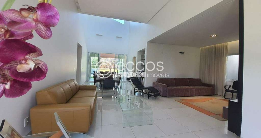 Chácara à venda, 3 quartos, 3 suítes, 3 vagas, Tocantins - Uberlândia/MG