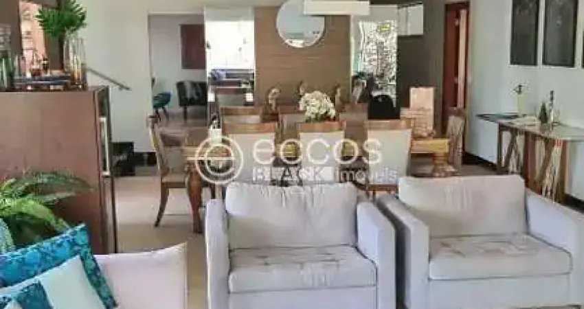 Casa em condomínio para aluguel, 4 quartos, 4 suítes, 5 vagas, tocantins - uberlândia/mg