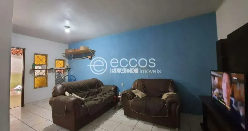 Casa à venda, 3 quartos, 1 suíte, 2 vagas, Mansour - Uberlândia/MG