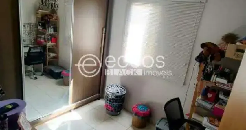 Apartamento à venda, 3 quartos, 1 suíte, 1 vaga, Chácaras Tubalina e Quartel - Uberlândia/MG