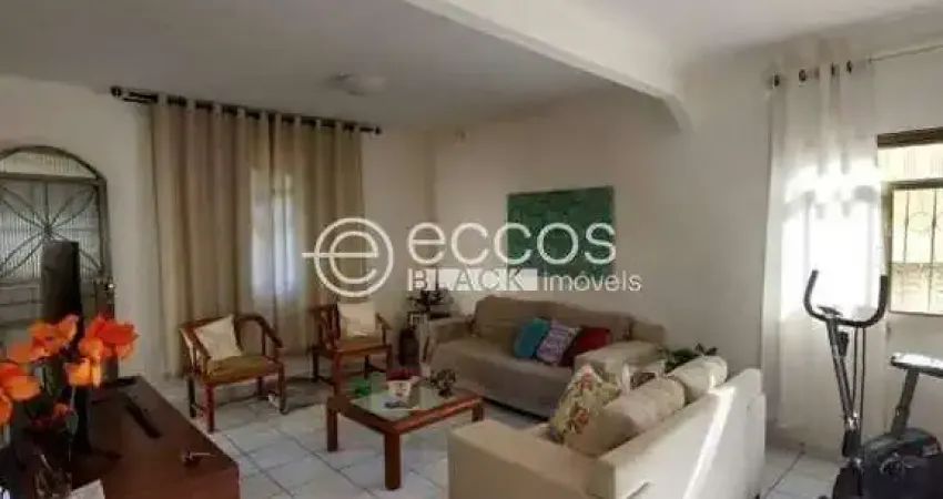 Casa à venda, 3 quartos, 1 suíte, 1 vaga, vigilato pereira - uberlândia/mg