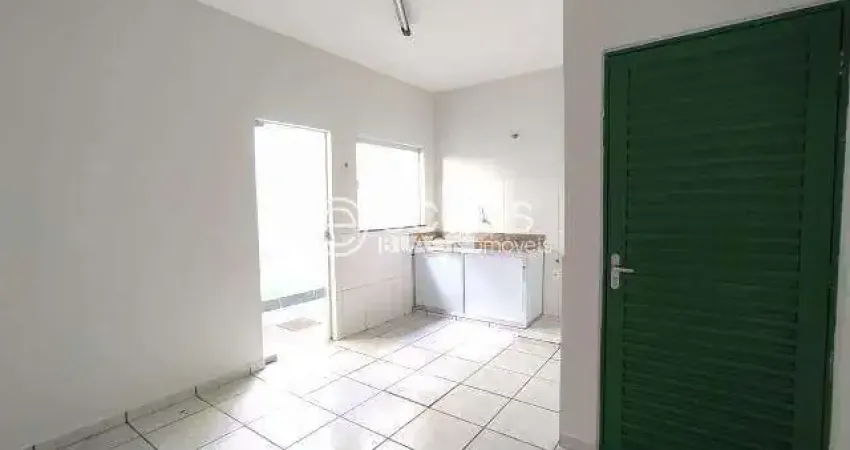 Casa à venda, 2 quartos, 1 suíte, 1 vaga, Jardim das Palmeiras - Uberlândia/MG