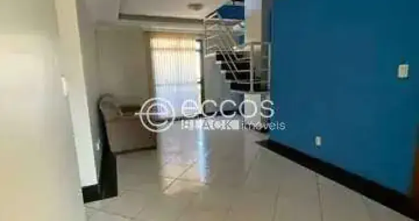 Cobertura à venda, 4 quartos, 2 suítes, 2 vagas, brasil - uberlândia/mg