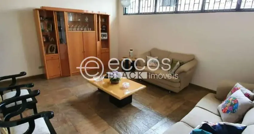 Casa à venda, 4 quartos, 2 suítes, 2 vagas, lídice - uberlândia/mg