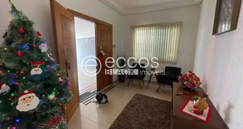 Casa à venda, 3 quartos, 2 suítes, 2 vagas, alto umuarama - uberlândia/mg