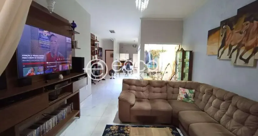 Casa à venda, 3 quartos, 2 suítes, 2 vagas, milenium - araguari/mg