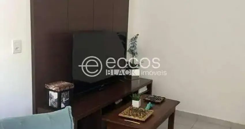 Casa em condomínio à venda, 3 quartos, 2 vagas, tubalina - uberlândia/mg