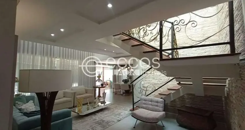 Casa em condomínio para aluguel, 4 quartos, 4 suítes, 4 vagas, Morada da Colina - Uberlândia/MG