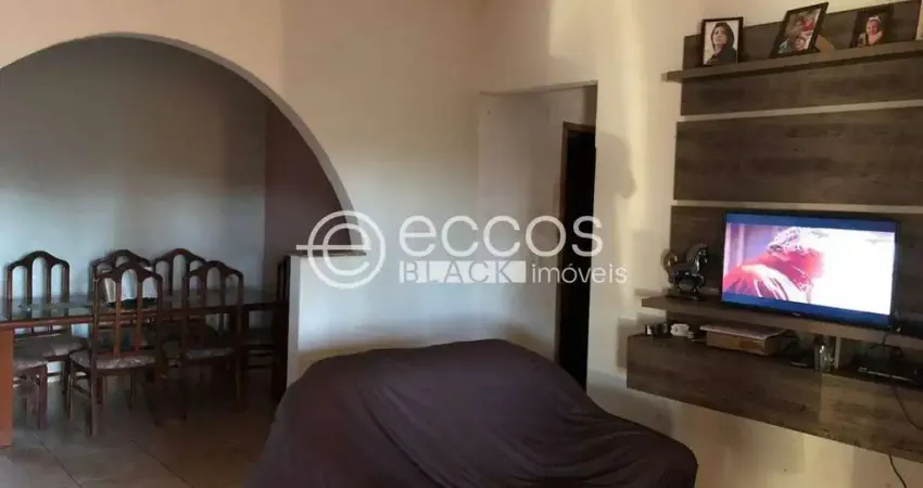 Chácara à venda, 4 quartos, 1 suíte, zona rural - uberlândia/mg