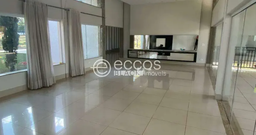 Casa em condomínio à venda, 5 quartos, 2 suítes, 4 vagas, Tocantins - Uberlândia/MG