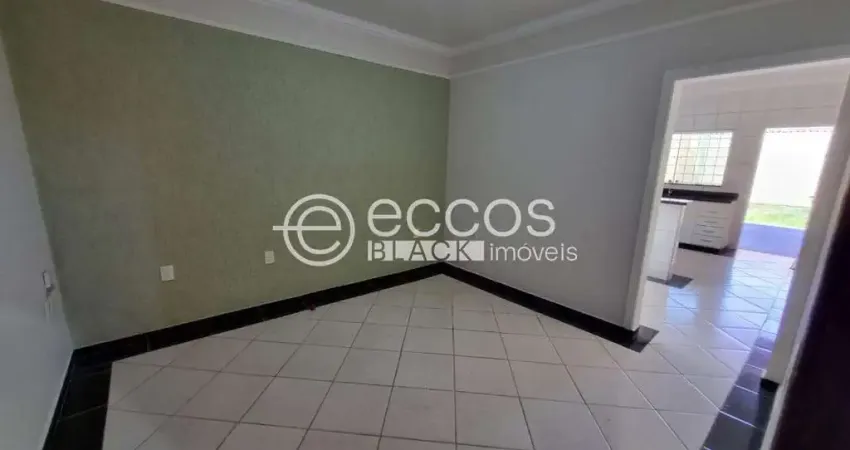 Casa com 3 quartos à venda na Rua Francisco Basílio Neto, 297, São Jorge, Uberlândia