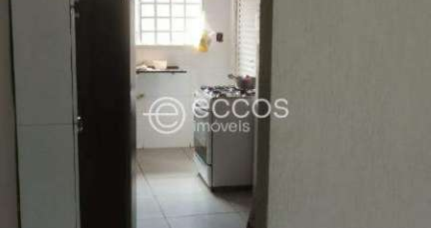 Casa à venda, 3 quartos, 1 suíte, 4 vagas, Jardim Sucupira - Uberlândia/MG
