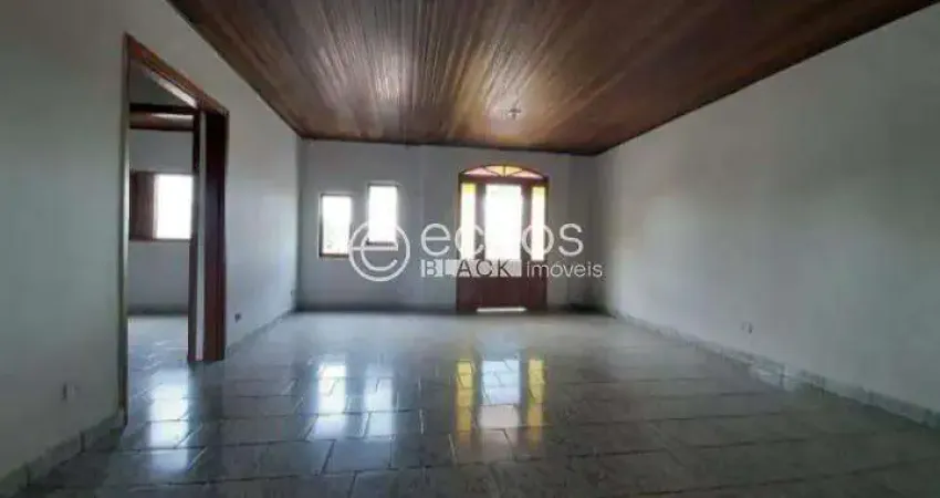 Casa à venda, 5 quartos, 1 suíte, 2 vagas, Pampulha - Uberlândia/MG
