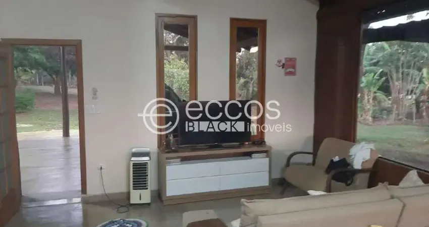 Chácara à venda, 4 quartos, 1 suíte, chácaras eldorado - uberlândia/mg