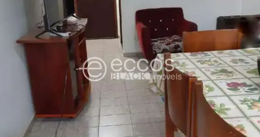 Apartamento à venda, 3 quartos, 1 suíte, 1 vaga, Segismundo Pereira - Uberlândia/MG