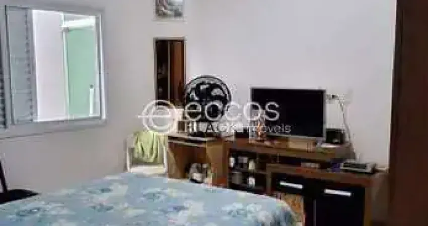 Casa à venda, 3 quartos, 1 suíte, 2 vagas, alto umuarama - uberlândia/mg