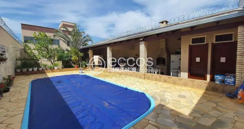 Apartamento à venda, 5 quartos, 2 suítes, 3 vagas, Custódio Pereira - Uberlândia/MG