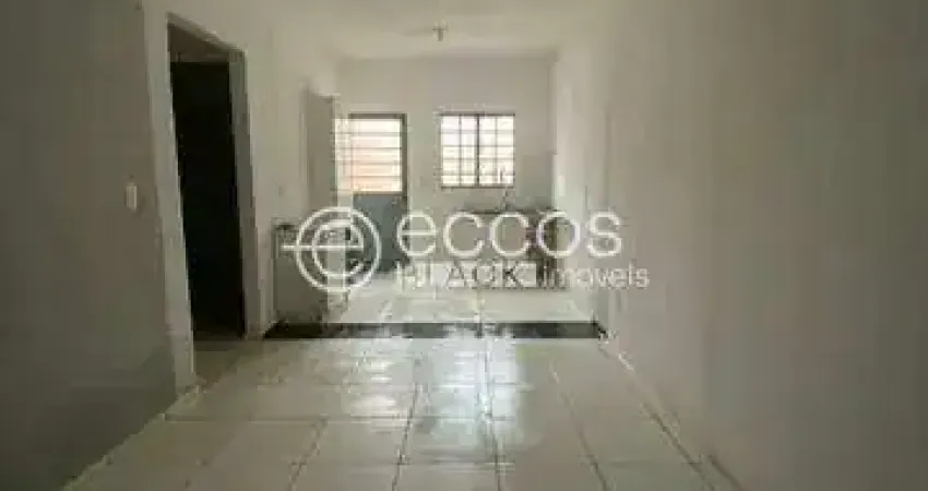 Casa à venda, 2 quartos, 1 suíte, 3 vagas, Jardim Canaã - Uberlândia/MG