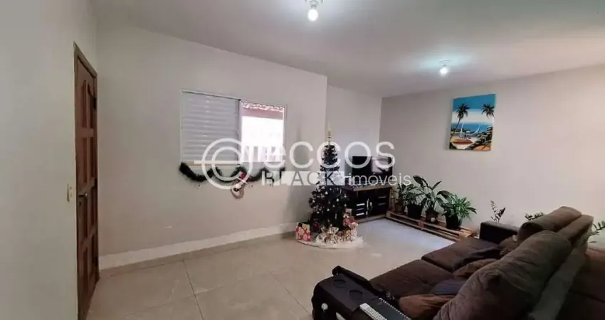 Casa à venda, 3 quartos, 2 suítes, 2 vagas, jardim patrícia - uberlândia/mg