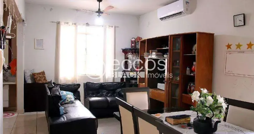 Casa à venda, 5 quartos, 3 suítes, 1 vaga, centro - araguari/mg