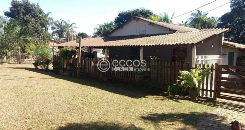 Chácara à venda, 4 quartos, Zona Rural - Uberlândia/MG