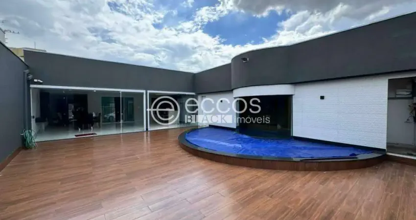 Casa à venda, 3 quartos, 3 suítes, 5 vagas, Brasil - Uberlândia/MG