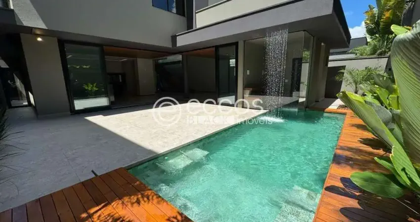 Casa em condomínio à venda, 5 quartos, 5 suítes, 4 vagas, Jardim Sul - Uberlândia/MG