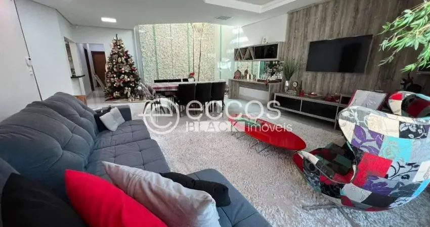 Casa à venda, 3 quartos, 1 suíte, 6 vagas, santa mônica - uberlândia/mg