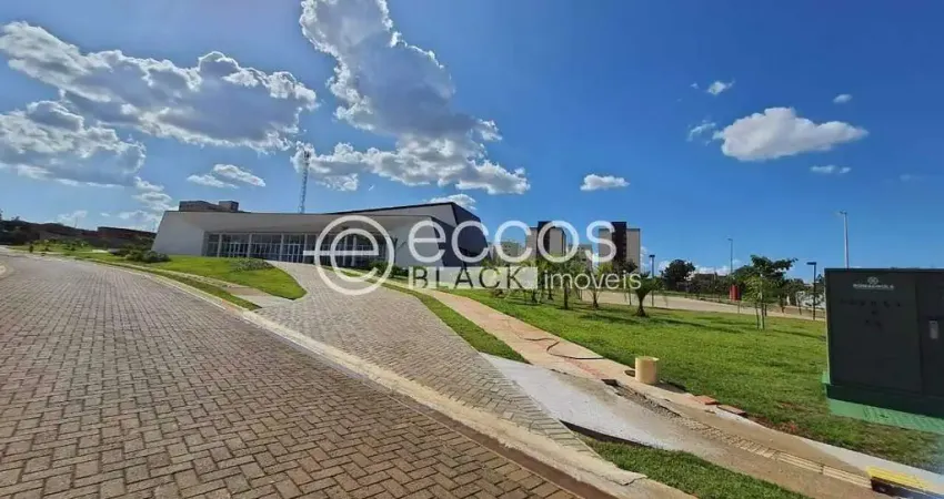 Terreno em condomínio fechado à venda na Avenida Vereador Carlito Cordeiro, 2977, Laranjeiras, Uberlândia
