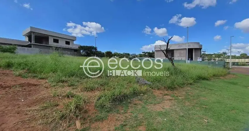 Terreno em condomínio fechado à venda na Avenida Vereador Carlito Cordeiro, 65, Granada, Uberlândia