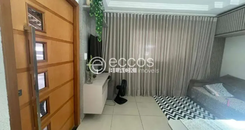 Casa à venda, 4 quartos, 1 suíte, 2 vagas, Laranjeiras - Uberlândia/MG