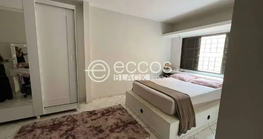 Casa à venda, 3 quartos, 1 suíte, 2 vagas, Vila Satélite - Uberlândia/MG