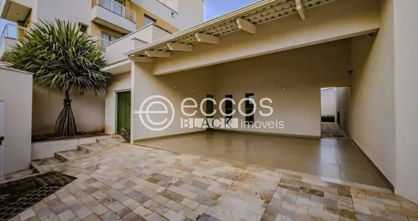 Casa à venda, 3 quartos, 3 suítes, 4 vagas, santa mônica - uberlândia/mg