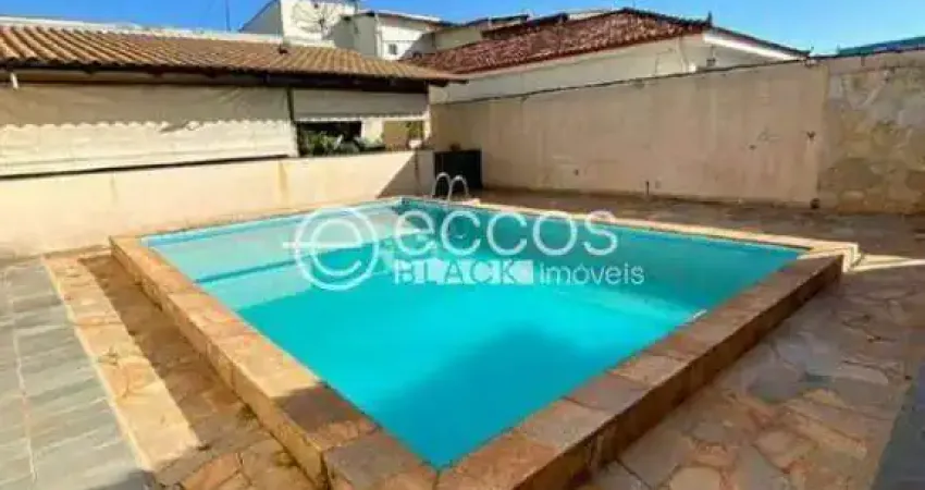 Casa à venda, 4 quartos, 1 suíte, 2 vagas, MILENIUM - ARAGUARI/MG