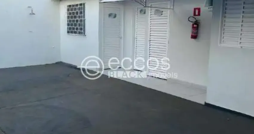 Casa à venda, 3 quartos, 1 suíte, 2 vagas, Presidente Roosevelt - Uberlândia/MG