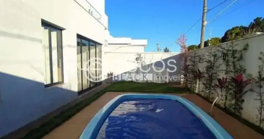 Casa em condomínio à venda, 4 quartos, 3 suítes, 4 vagas, Gávea Sul - Uberlândia/MG